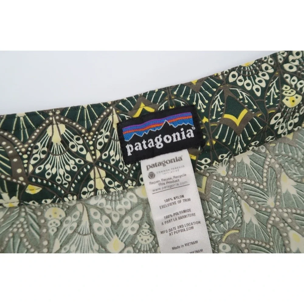 Patagonia Wavefarer Board Shorts Men 32 Green Geometric Maharaja 86556